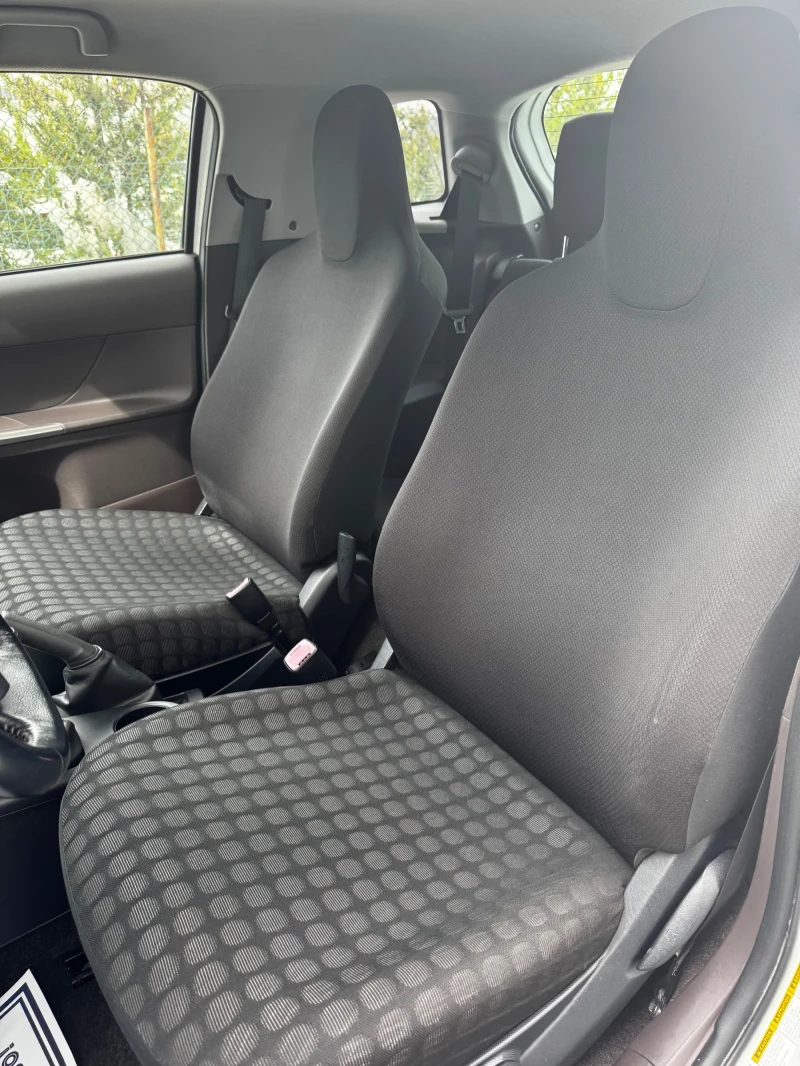 Toyota IQ 1.0VVT-I Full Full, снимка 7 - Автомобили и джипове - 49633596