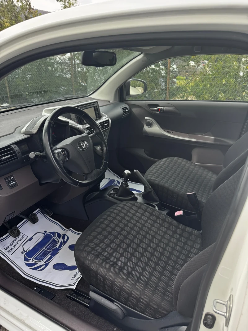 Toyota IQ 1.0VVT-I Full Full, снимка 6 - Автомобили и джипове - 49633596