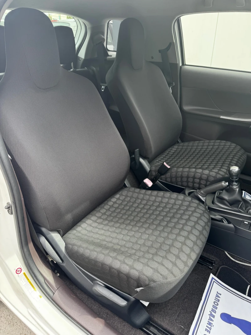 Toyota IQ 1.0VVT-I Full Full, снимка 9 - Автомобили и джипове - 49633596