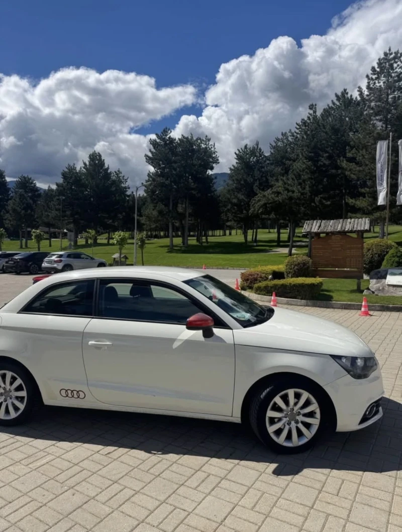 Audi A1 1.6tdi, S-line, S-Tronic, Автомат, NAVI, снимка 3 - Автомобили и джипове - 52667318