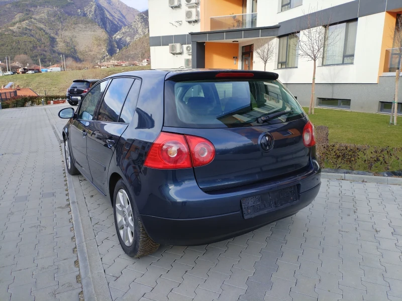 VW Golf 1.9 TDI 90hp Климатроник 4ел.стъкла Халогени , снимка 7 - Автомобили и джипове - 53045049