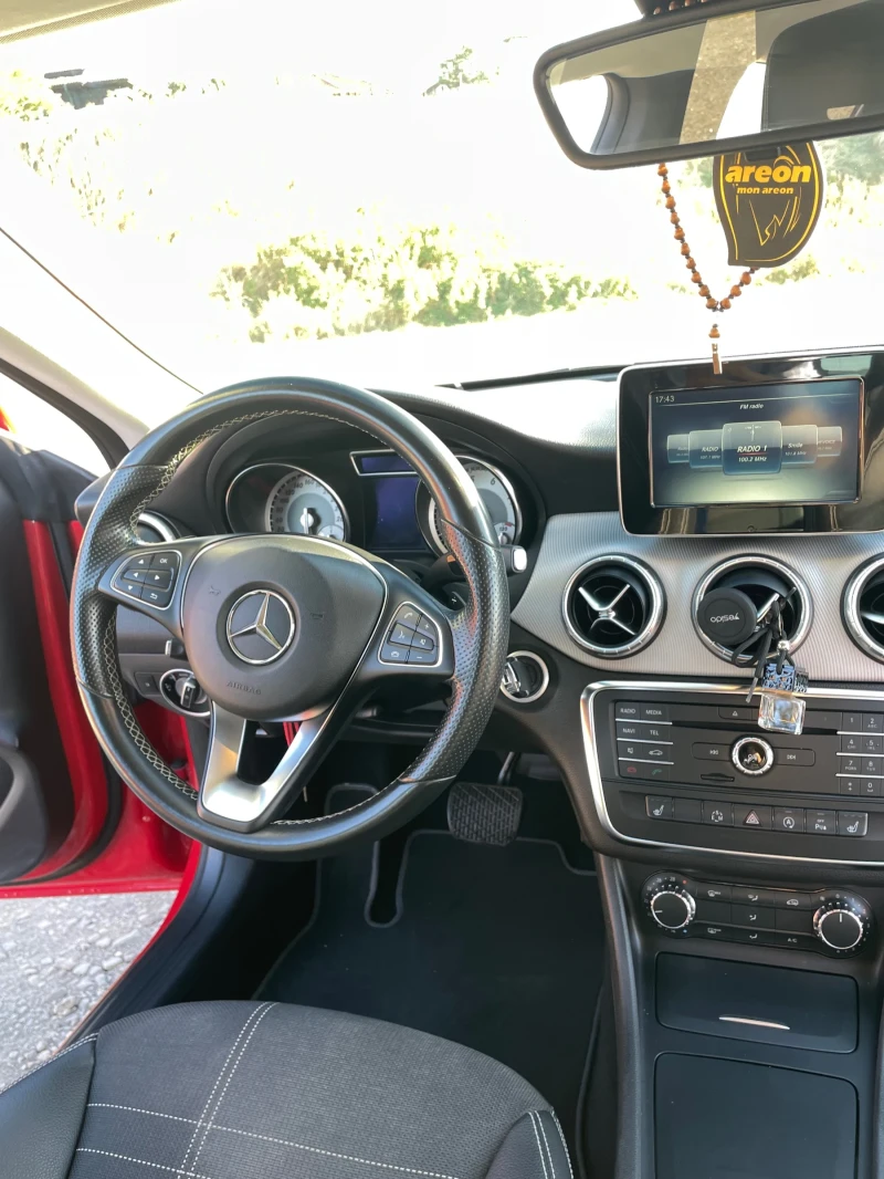 Mercedes-Benz CLA 200, снимка 9 - Автомобили и джипове - 53338162