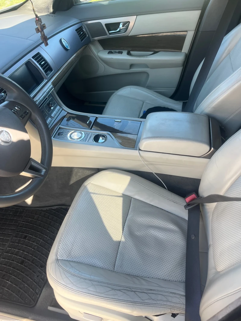 Jaguar Xf V8 4.2 бензин на газ , снимка 7 - Автомобили и джипове - 53474649