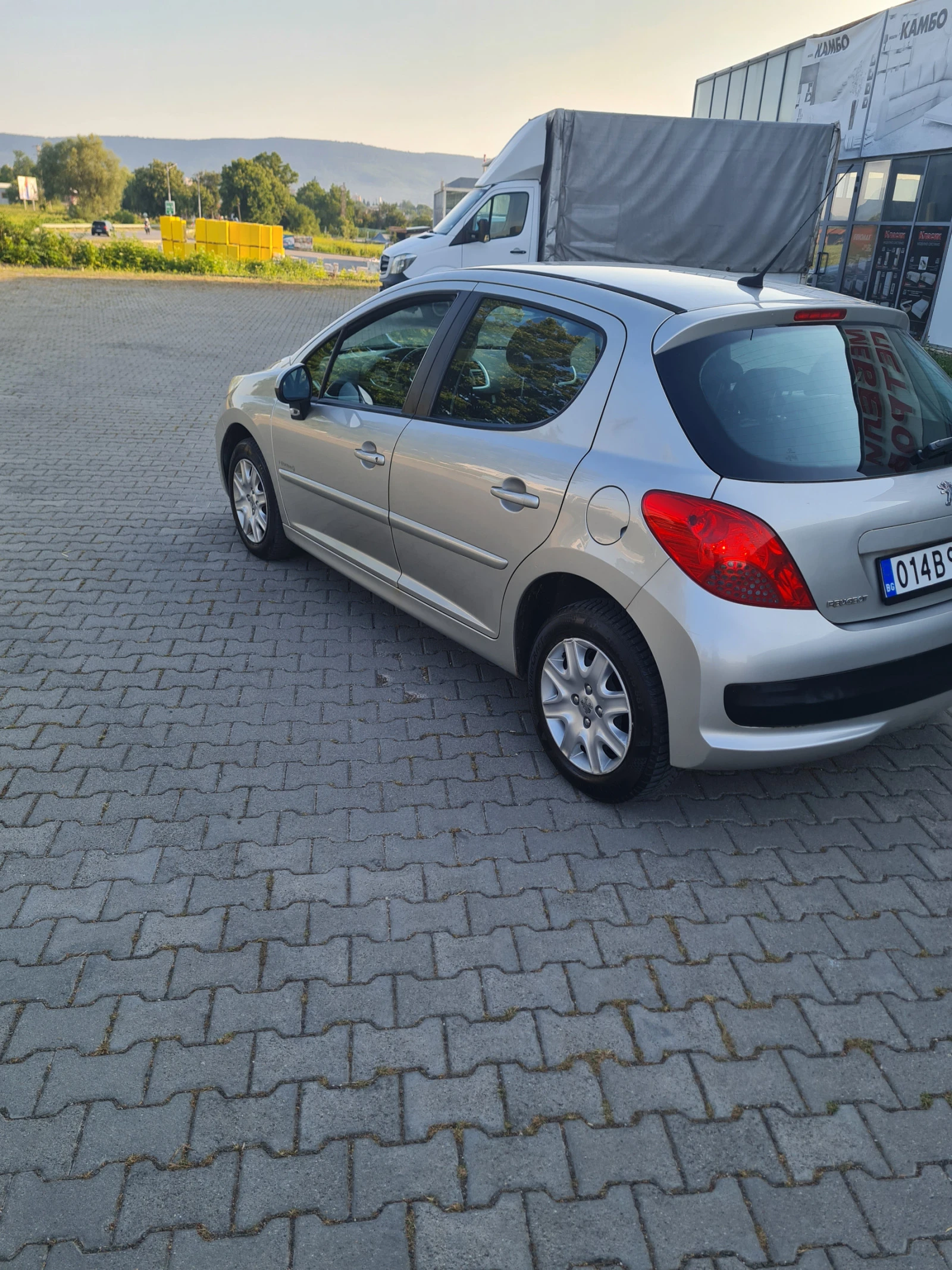 Peugeot 207 1.4куб.90к с 2008г. Бензин  - изображение 4