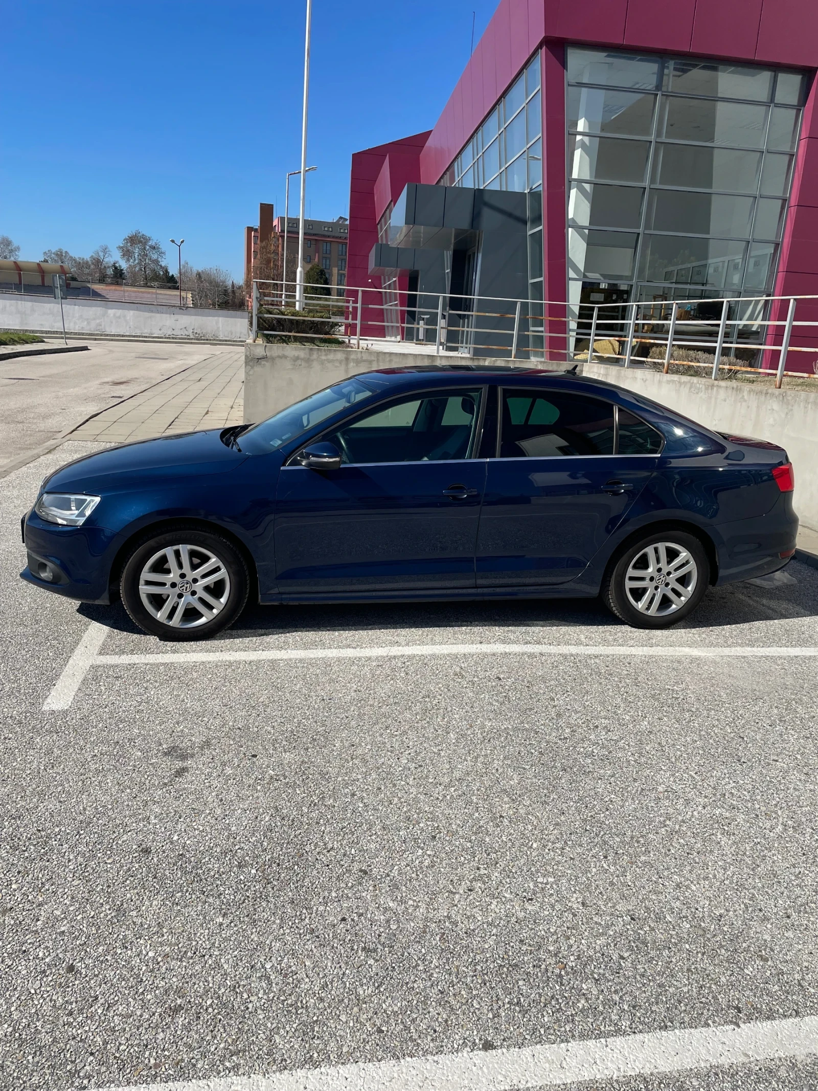 VW Jetta 1.6 DSG - изображение 4