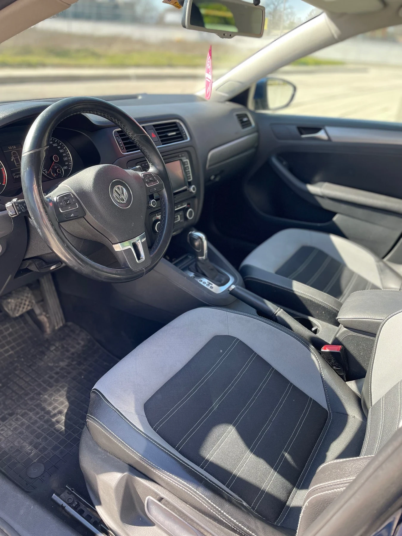 VW Jetta 1.6 DSG - изображение 10