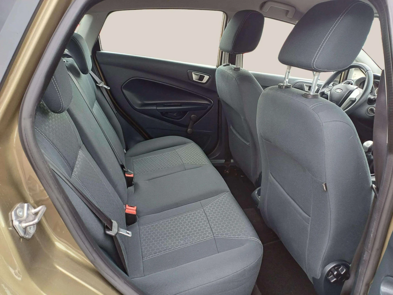 Ford Fiesta 1.4 i - изображение 9