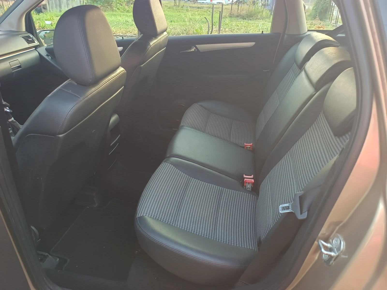 Mercedes-Benz B 200 CDI/6 / 4/  | Mobile.bg   13