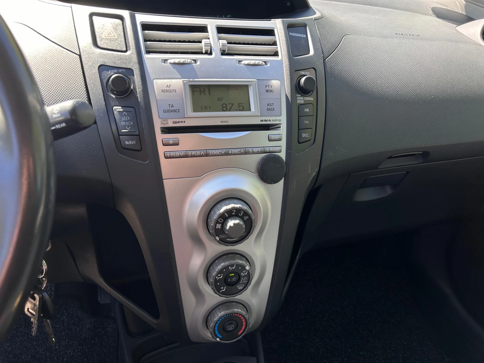 Toyota Yaris 1.4D4D - изображение 8