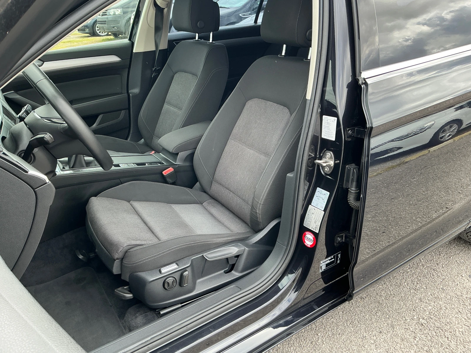 VW Passat 2.0 TDI 4 Motion, снимка 14 - Автомобили и джипове - 53609179