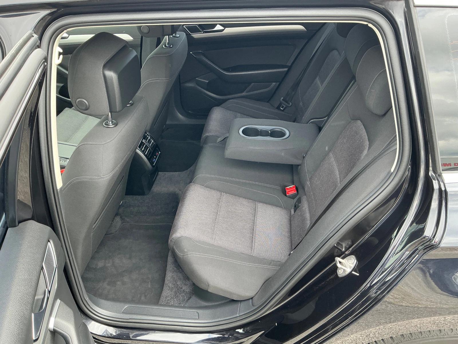 VW Passat 2.0 TDI 4 Motion, снимка 15 - Автомобили и джипове - 53609179