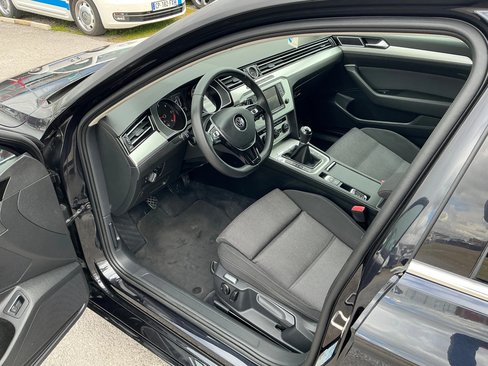 VW Passat 2.0 TDI 4 Motion, снимка 13 - Автомобили и джипове - 53609179