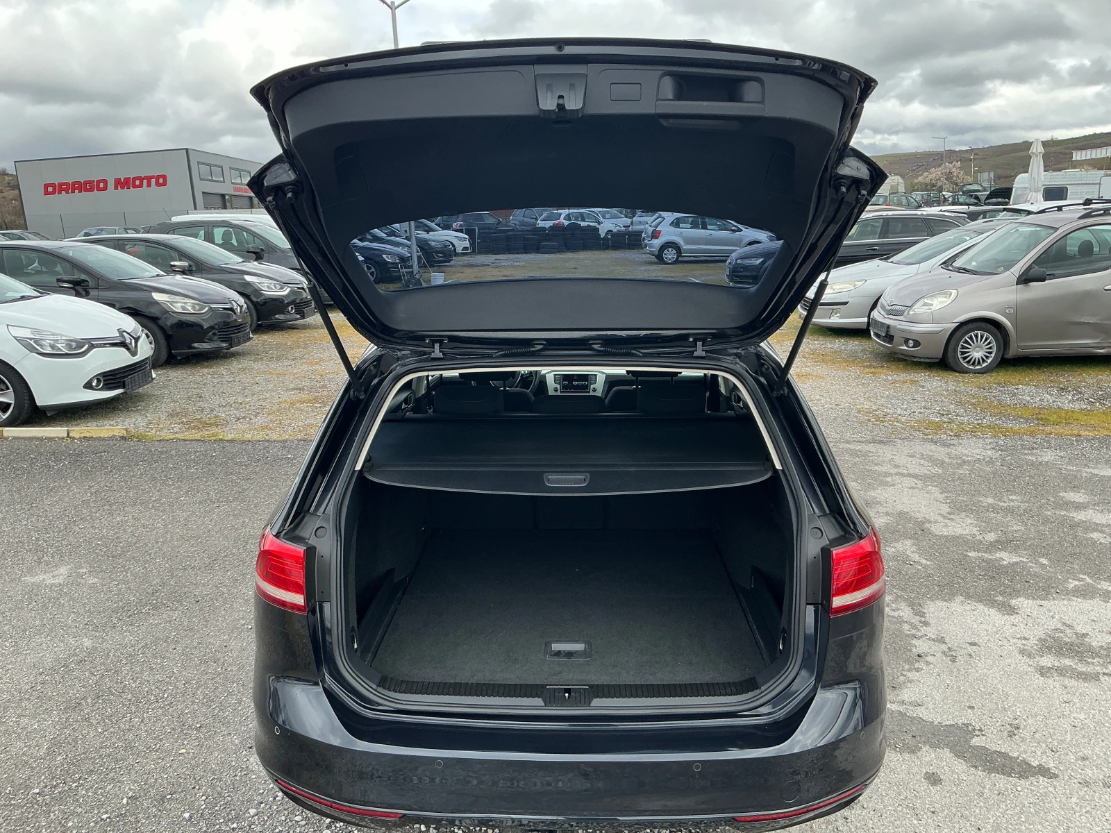 VW Passat 2.0 TDI 4 Motion, снимка 10 - Автомобили и джипове - 53609179