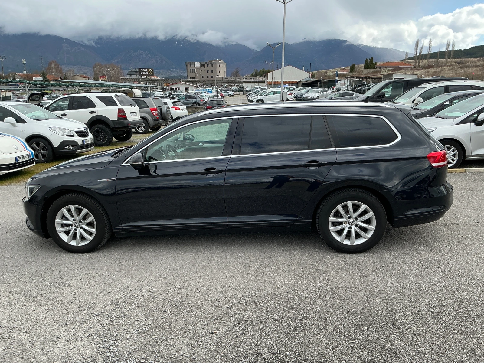 VW Passat 2.0 TDI 4 Motion, снимка 5 - Автомобили и джипове - 53609179