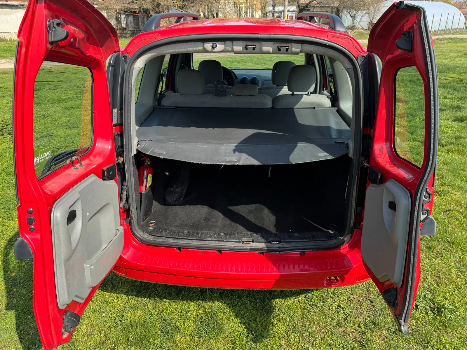 Dacia Logan, снимка 13 - Автомобили и джипове - 53989732