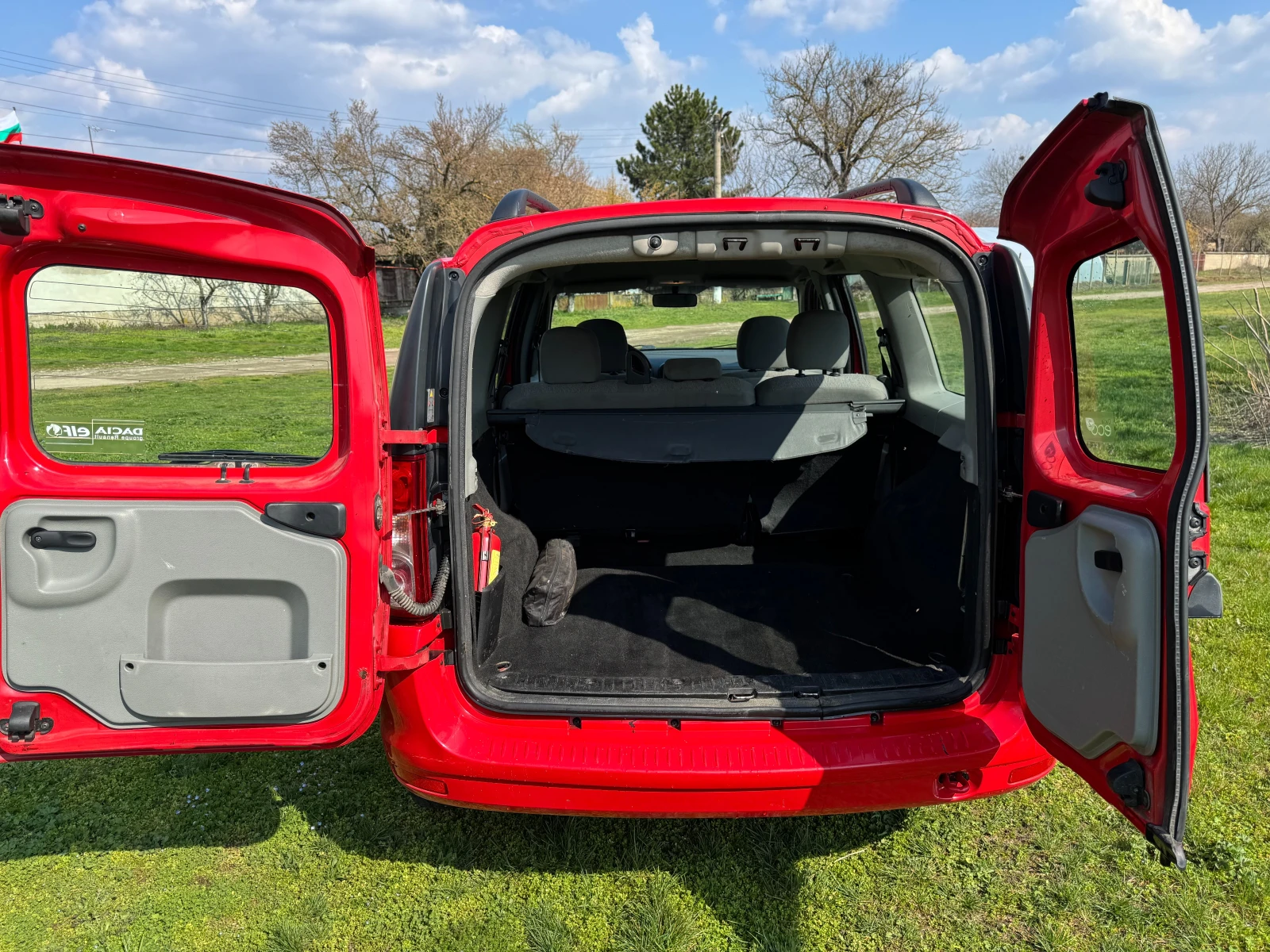 Dacia Logan, снимка 14 - Автомобили и джипове - 53989732