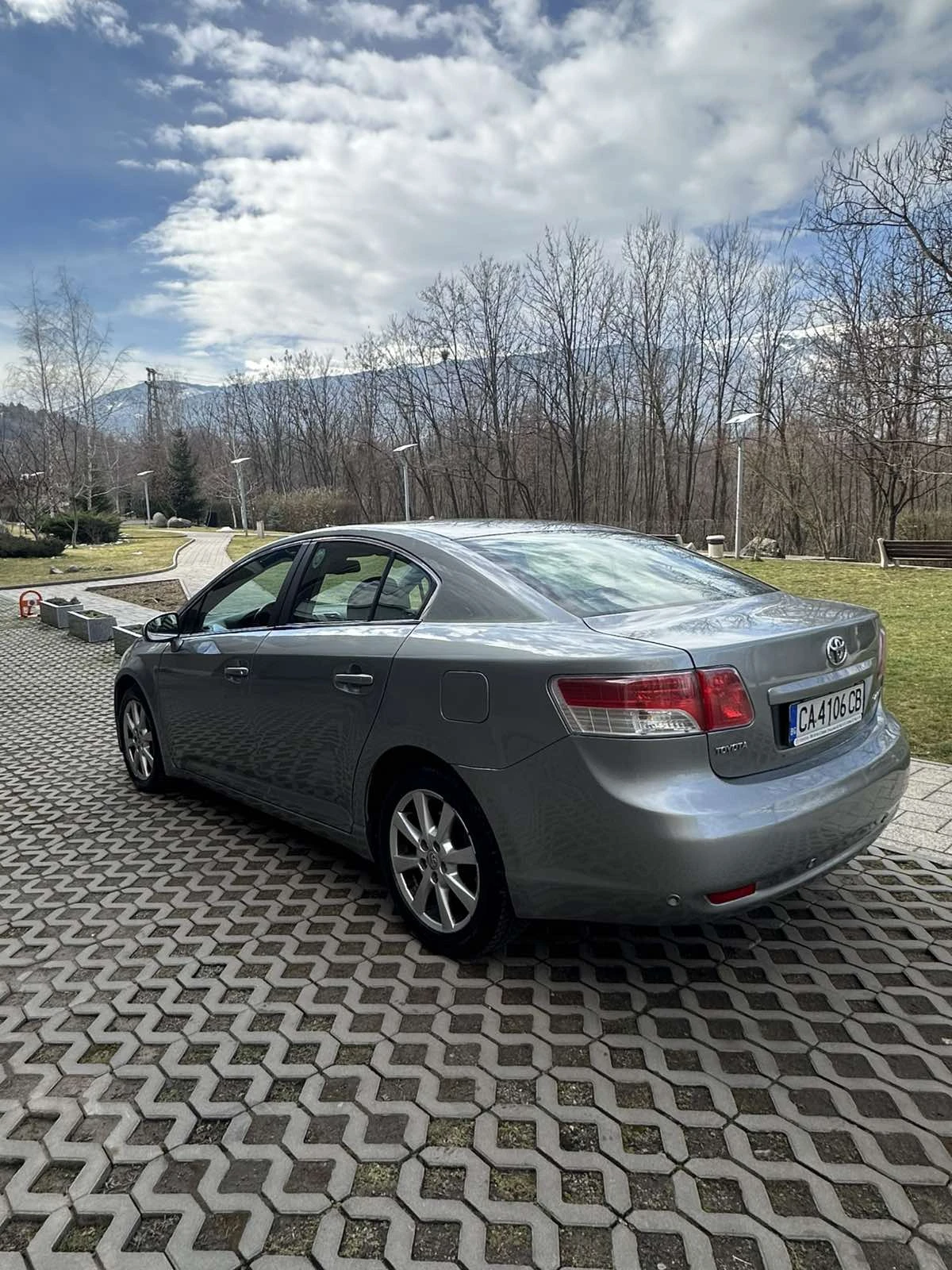 Toyota Avensis 2.2d, снимка 4 - Автомобили и джипове - 54168822