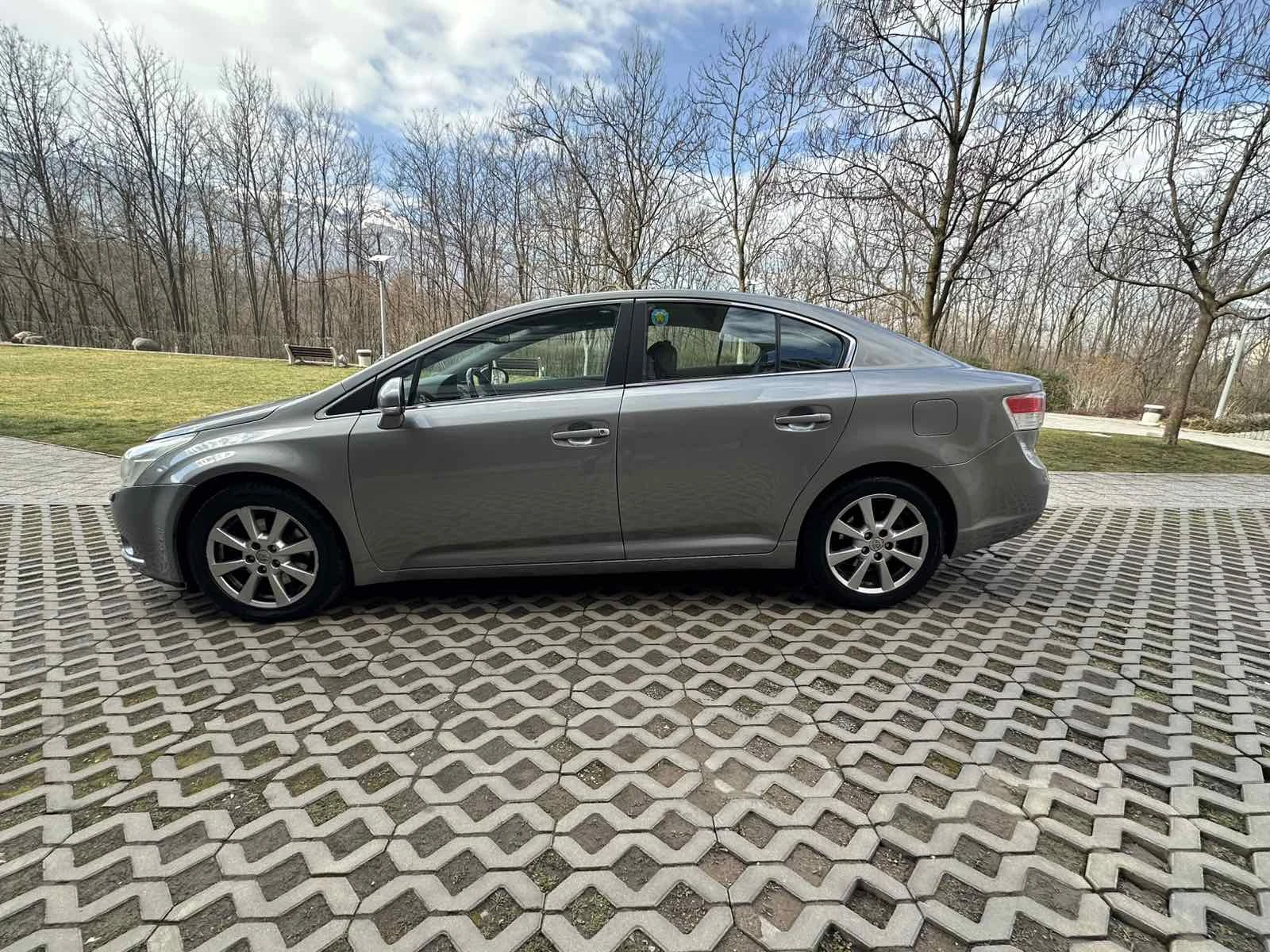 Toyota Avensis 2.2d, снимка 3 - Автомобили и джипове - 54168822