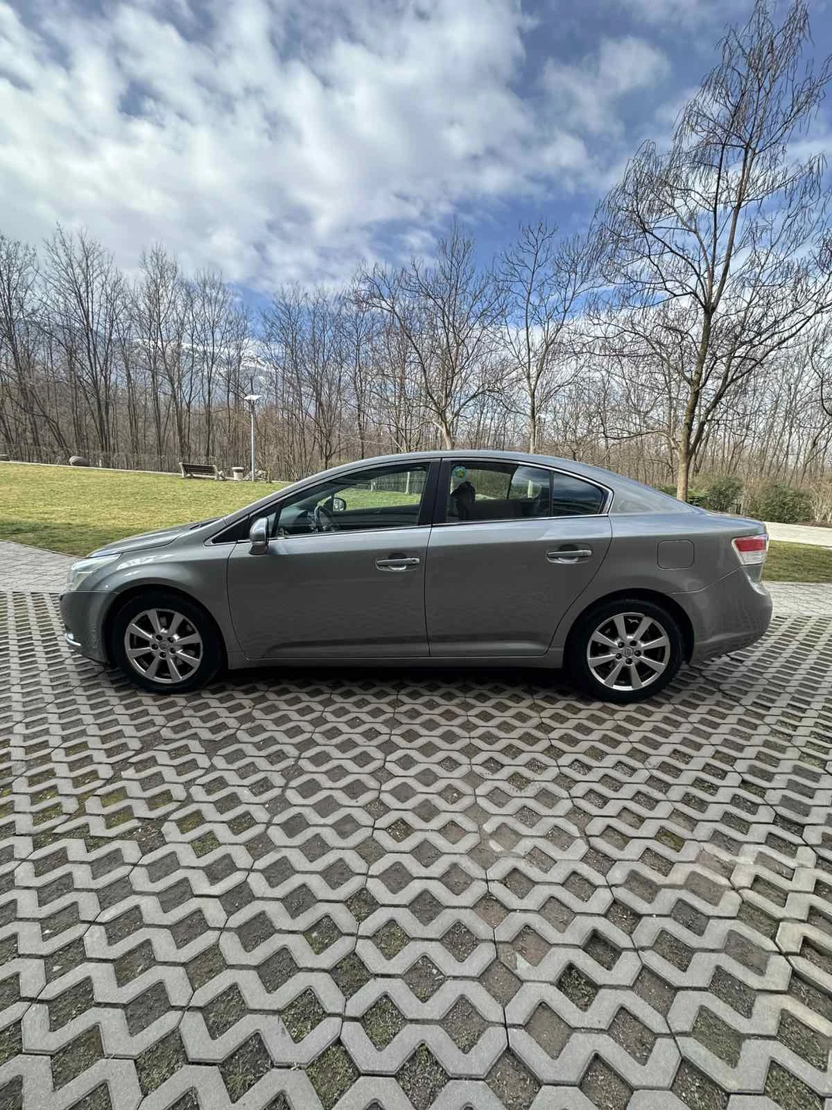 Toyota Avensis 2.2d, снимка 10 - Автомобили и джипове - 54168822