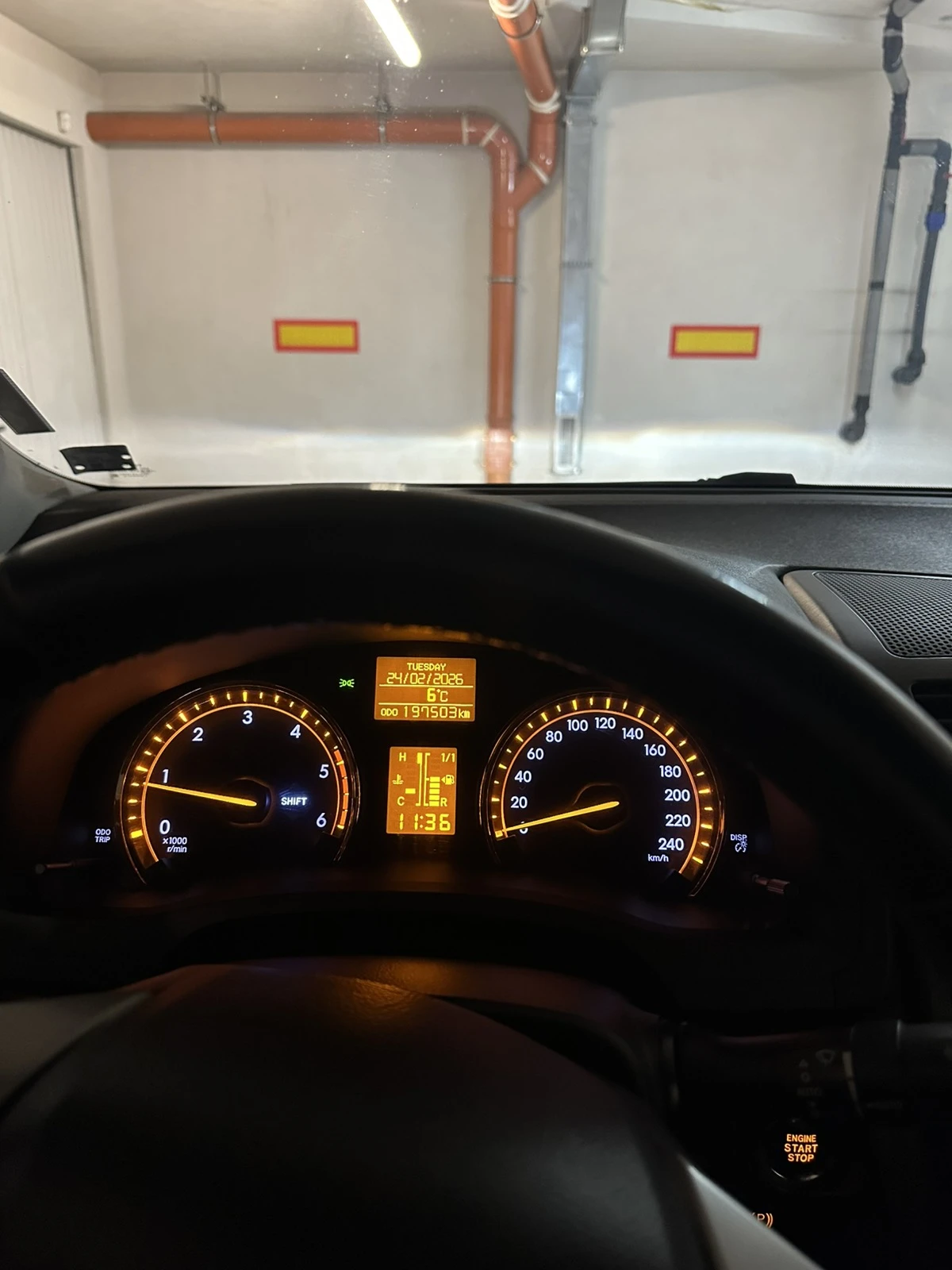 Toyota Avensis 2.2d, снимка 12 - Автомобили и джипове - 54168822