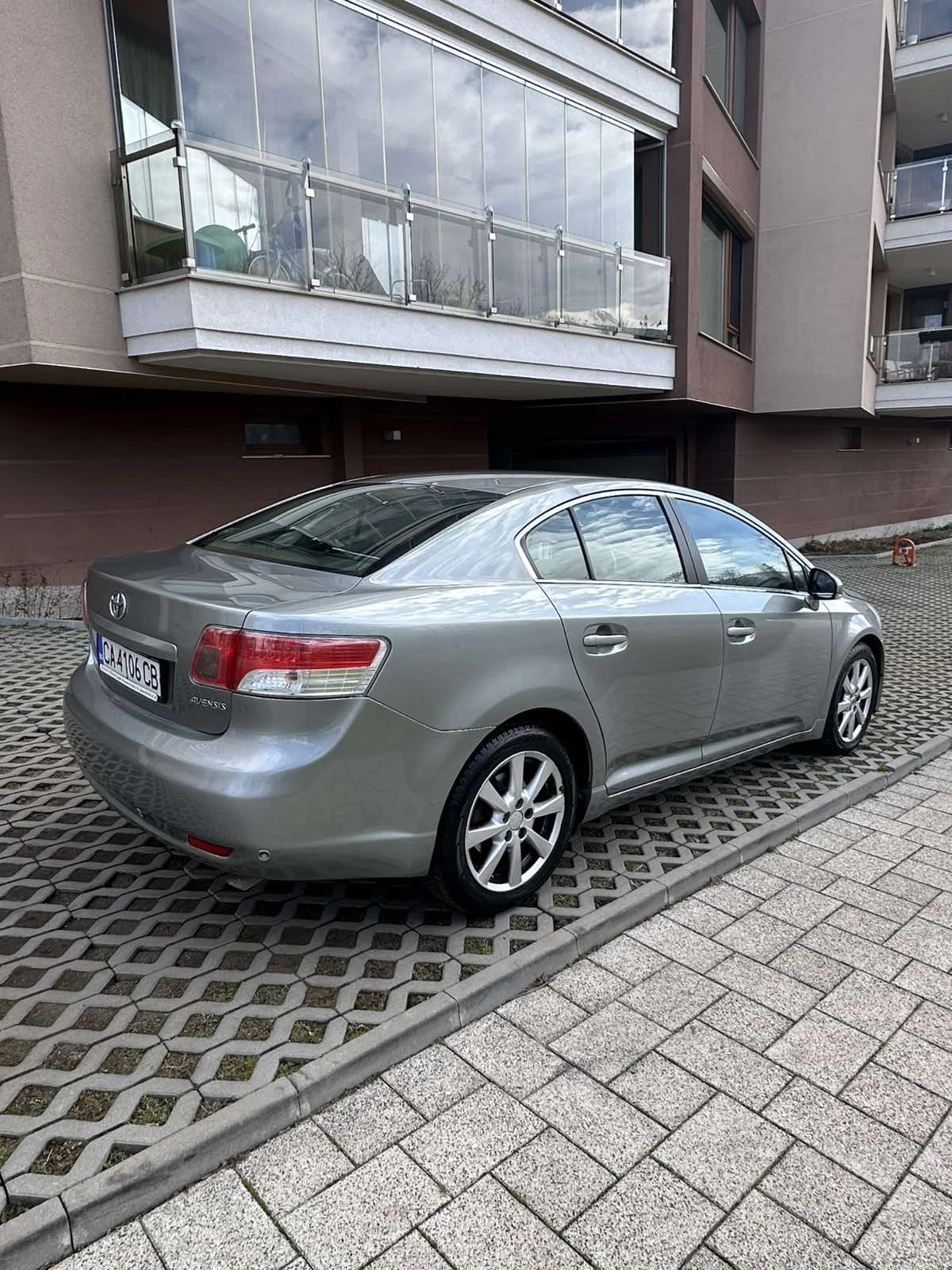 Toyota Avensis 2.2d, снимка 8 - Автомобили и джипове - 54168822