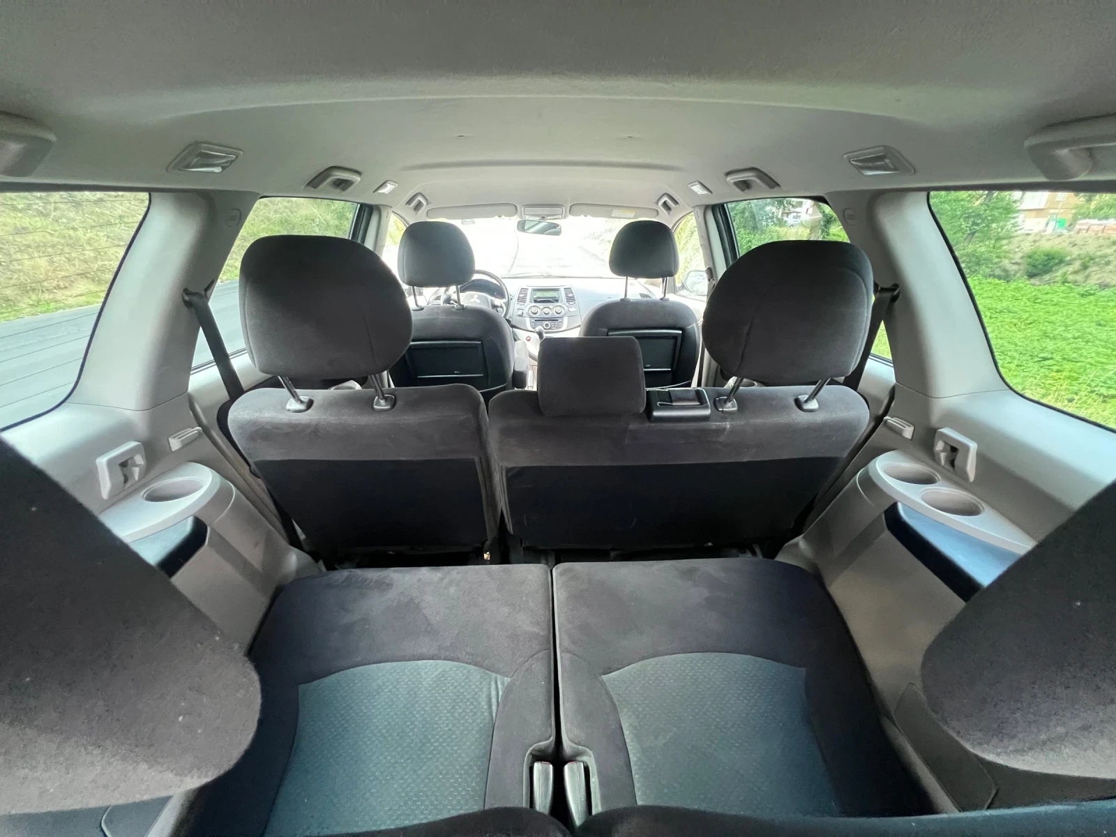 Mitsubishi Grandis 2.4ГАЗ* 7 места* Холандия* Пълна сервизна история , снимка 13 - Автомобили и джипове - 55418119