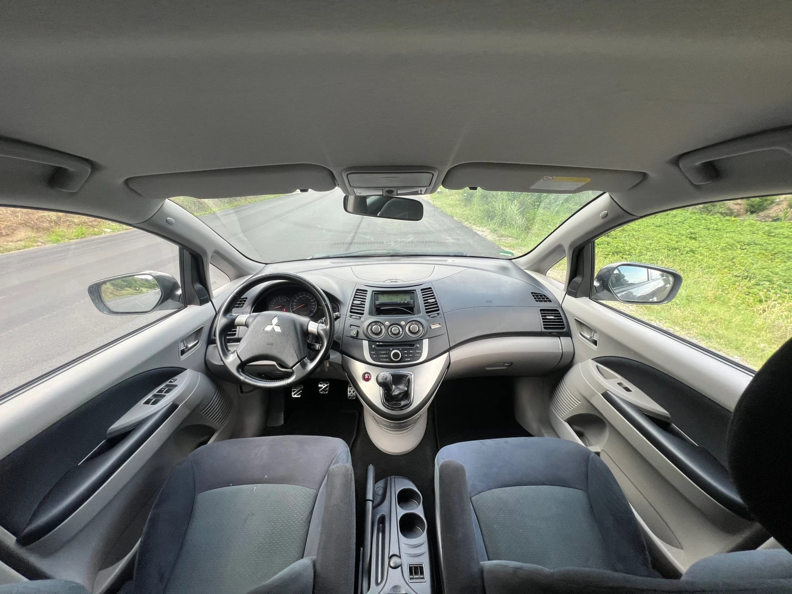 Mitsubishi Grandis 2.4ГАЗ* 7 места* Холандия* Пълна сервизна история , снимка 14 - Автомобили и джипове - 55418119
