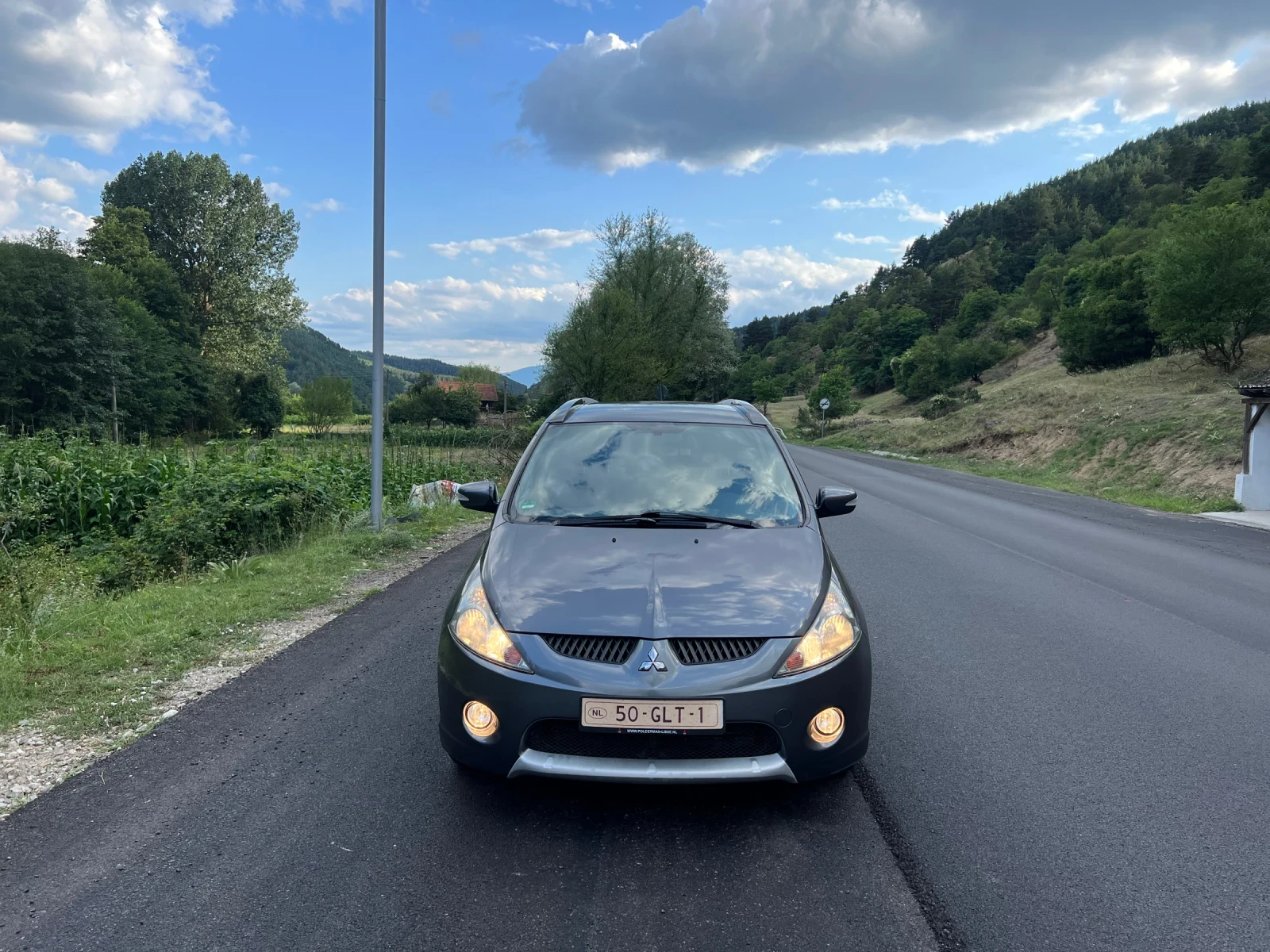Mitsubishi Grandis 2.4ГАЗ* 7 места* Холандия* Пълна сервизна история , снимка 2 - Автомобили и джипове - 55418119