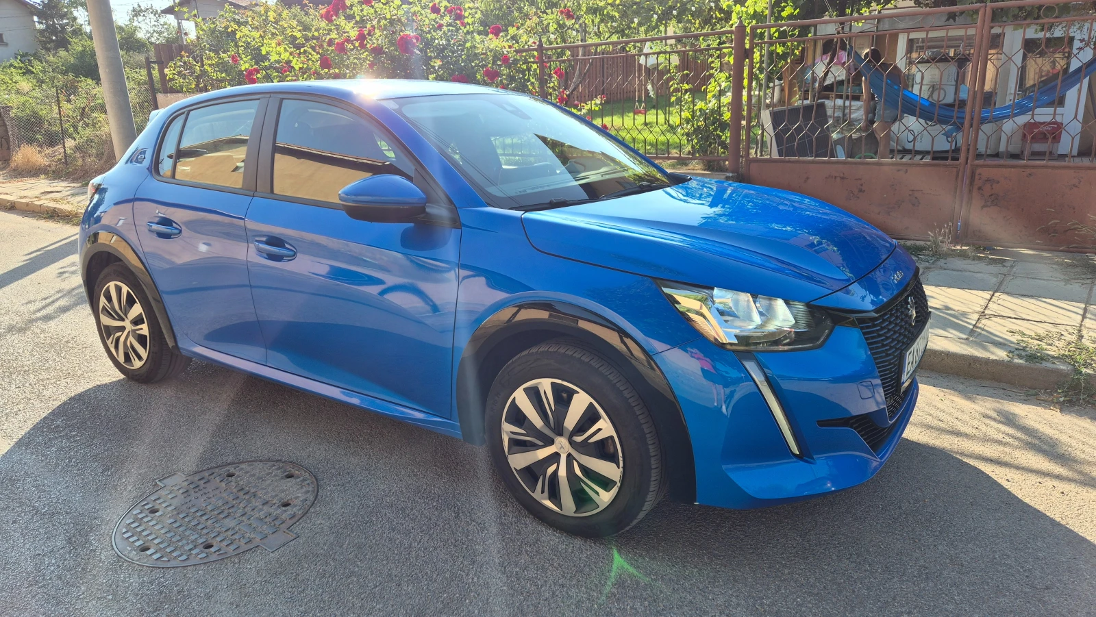 Peugeot 208 E-208, снимка 2 - Автомобили и джипове - 55961044