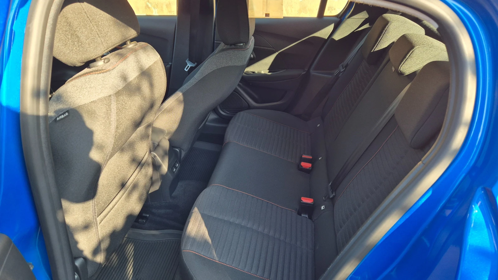 Peugeot 208 E-208, снимка 5 - Автомобили и джипове - 55961044