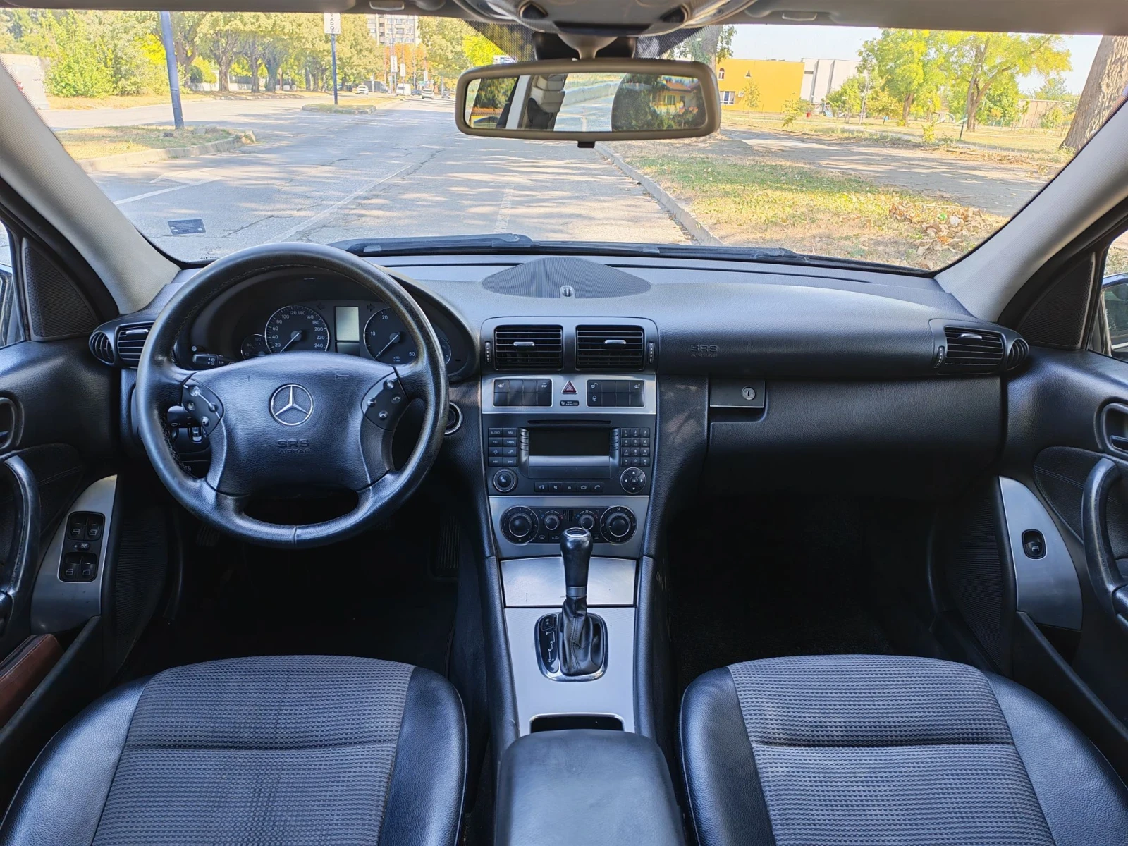 Mercedes-Benz C 220 * Фейслифт* Автомат* Кожа* , снимка 4 - Автомобили и джипове - 56202003