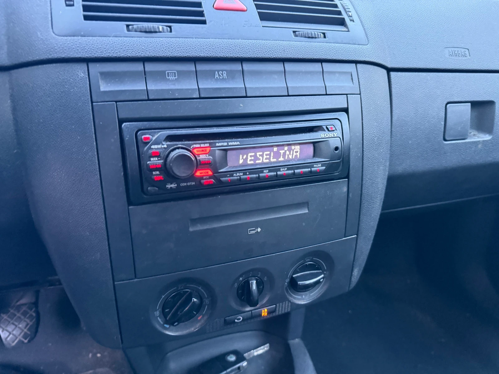 Skoda Fabia 1.9 TDI, снимка 11 - Автомобили и джипове - 56215940