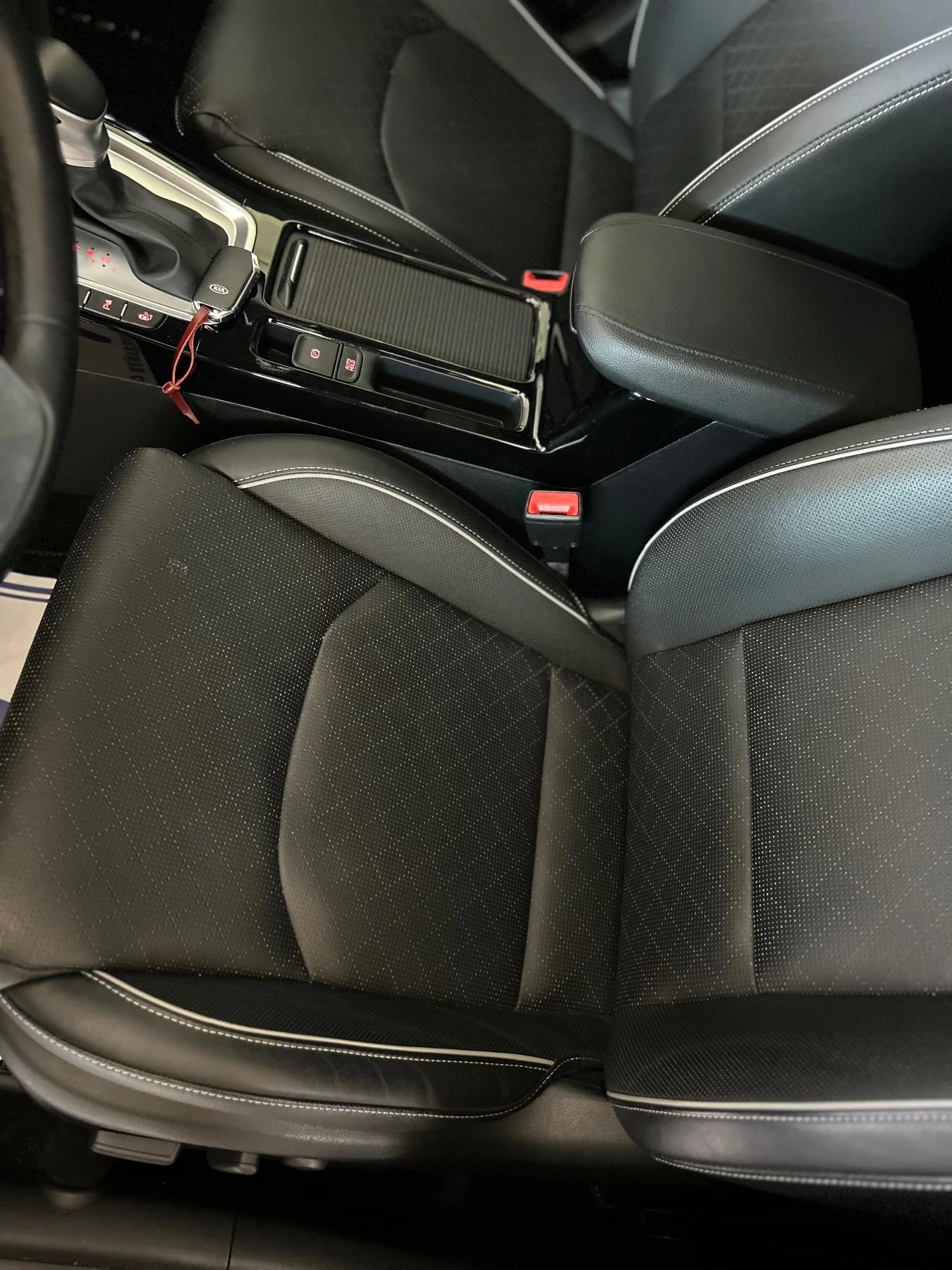Kia XCeed Plug-in Hybrid, снимка 12 - Автомобили и джипове - 56437629
