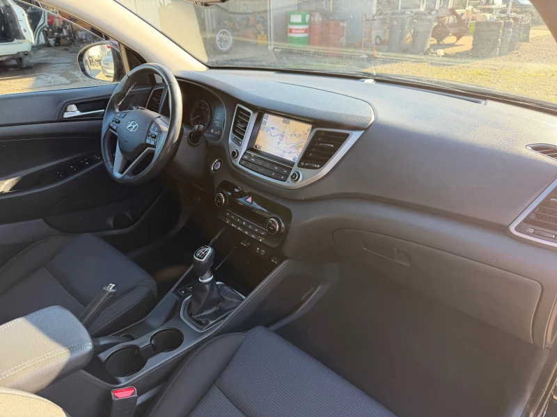 Hyundai Tucson 1.7 CRDI X POSIBLE, снимка 12 - Автомобили и джипове - 52500462
