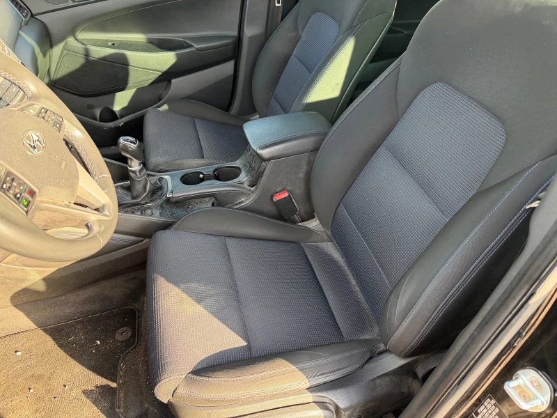 Hyundai Tucson 1.7 CRDI X POSIBLE, снимка 9 - Автомобили и джипове - 52500462