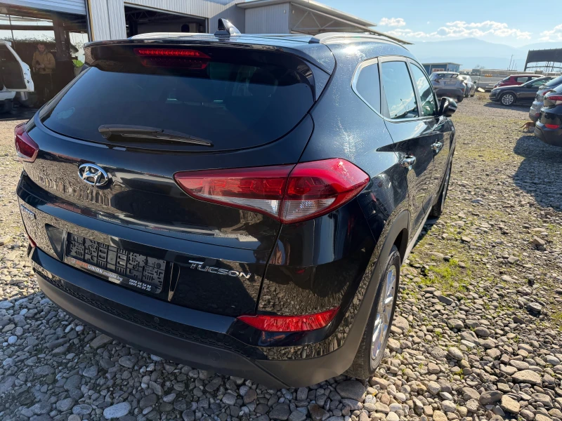 Hyundai Tucson 1.7 CRDI X POSIBLE, снимка 5 - Автомобили и джипове - 52500462