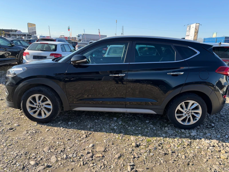 Hyundai Tucson 1.7 CRDI X POSIBLE, снимка 8 - Автомобили и джипове - 52500462
