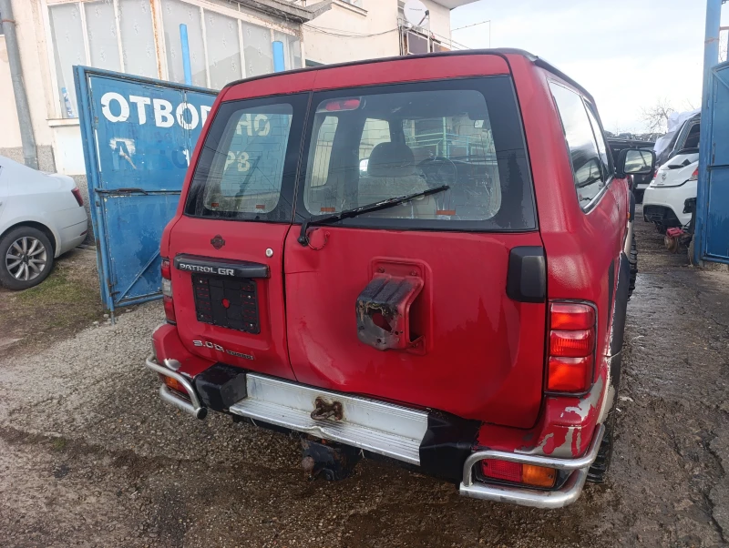 Nissan Patrol 3.0д Ръчка , снимка 4 - Автомобили и джипове - 53012498