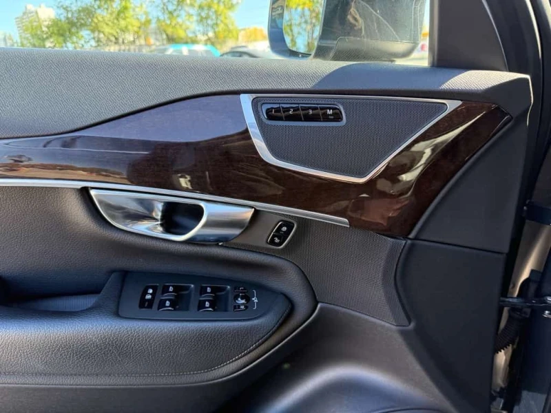 Volvo Xc90 * T6 AWD Navigation/Pano Sunroof/Blind Spot Assist, снимка 17 - Автомобили и джипове - 53597099