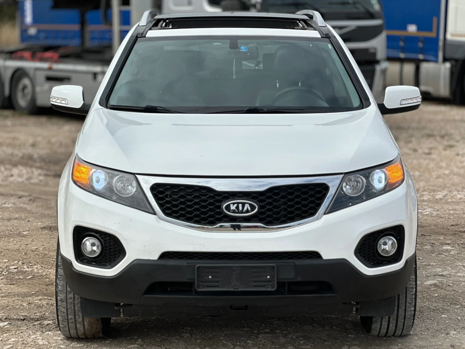 Kia Sorento 2.2CRDI 197HP / АВТОМАТИК 4X4 / KEYLESS/ CLASS - изображение 2