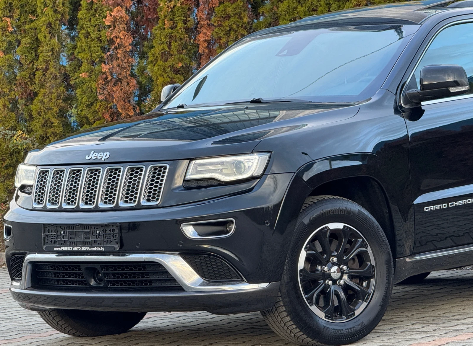 Jeep Grand cherokee 3.0D-SUMMIT-ПОДГРЕВ-ОБДУХВАНЕ-KEYLESS-ПАНОРАМА-FUL - изображение 2