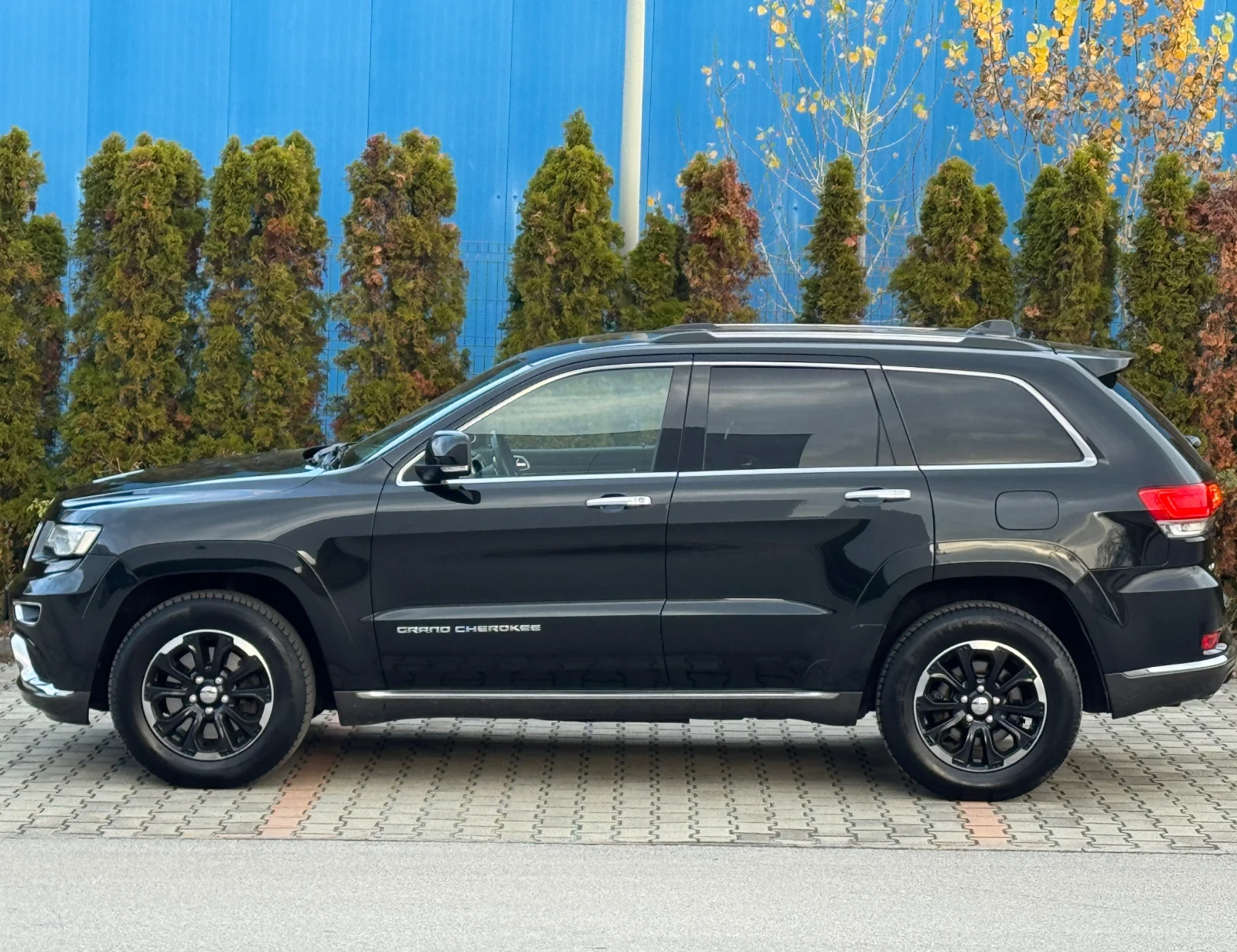 Jeep Grand cherokee 3.0D-SUMMIT-ПОДГРЕВ-ОБДУХВАНЕ-KEYLESS-ПАНОРАМА-FUL - изображение 8
