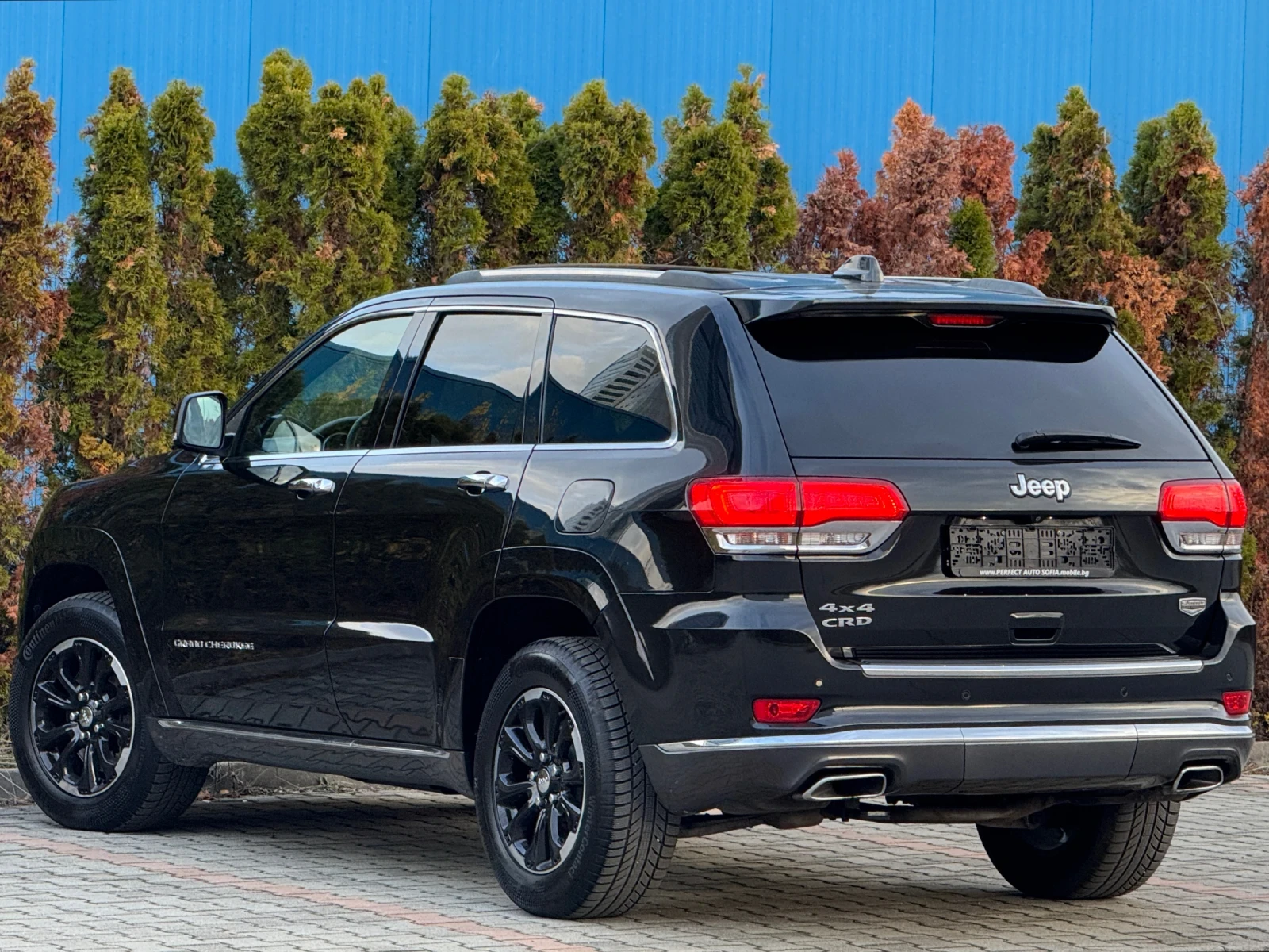 Jeep Grand cherokee 3.0D-SUMMIT-ПОДГРЕВ-ОБДУХВАНЕ-KEYLESS-ПАНОРАМА-FUL - изображение 3