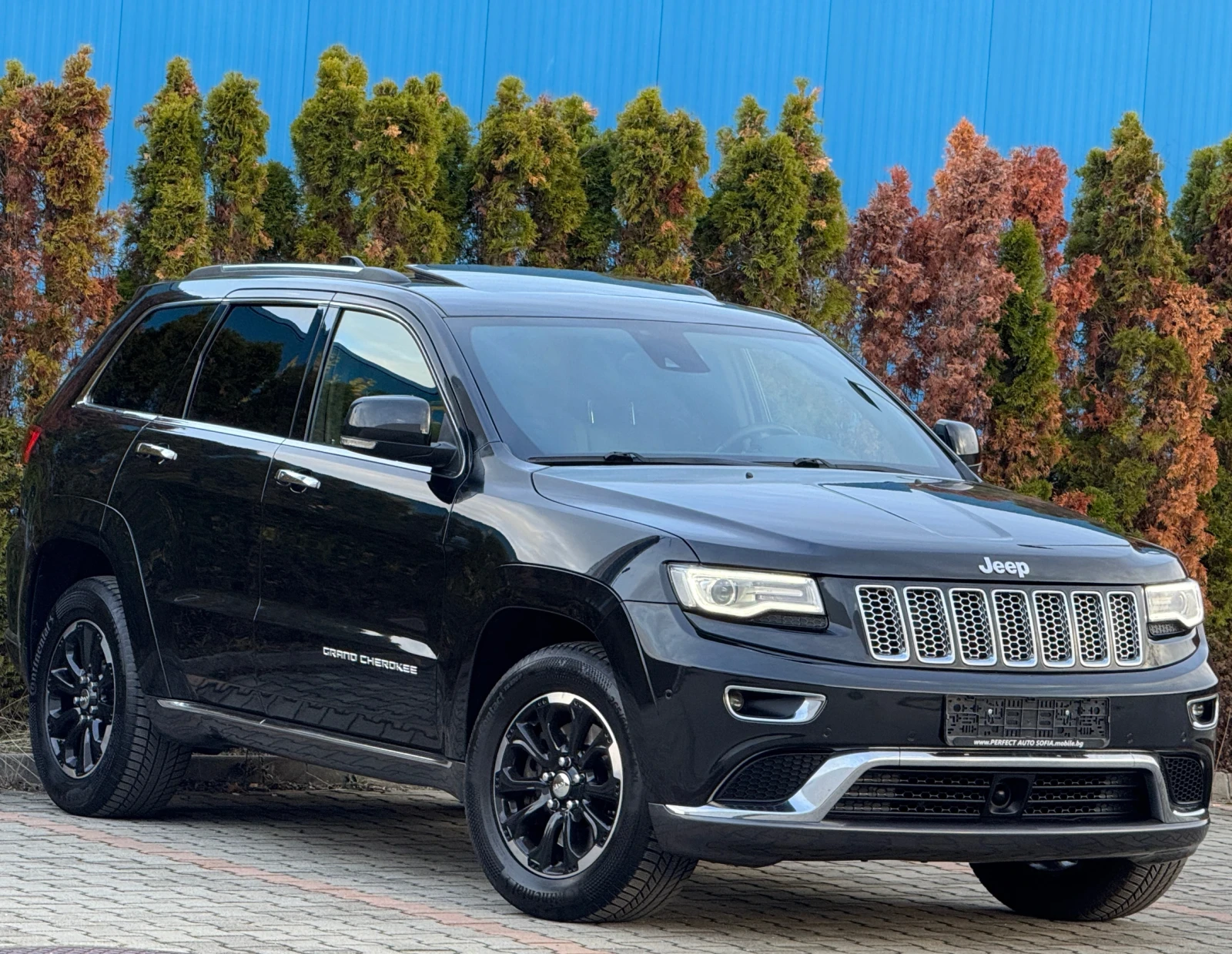Jeep Grand cherokee 3.0D-SUMMIT-ПОДГРЕВ-ОБДУХВАНЕ-KEYLESS-ПАНОРАМА-FUL - изображение 6