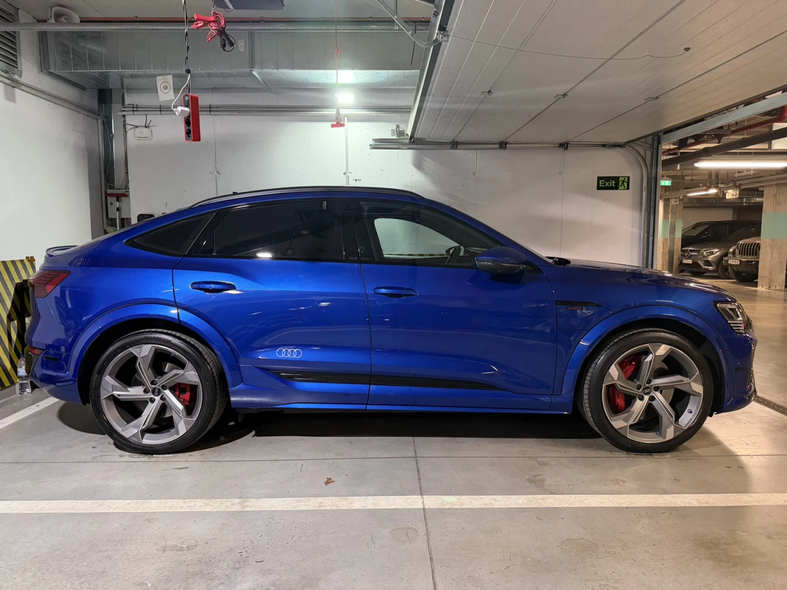 Audi SQ8 E-Tron, снимка 5 - Автомобили и джипове - 54229076