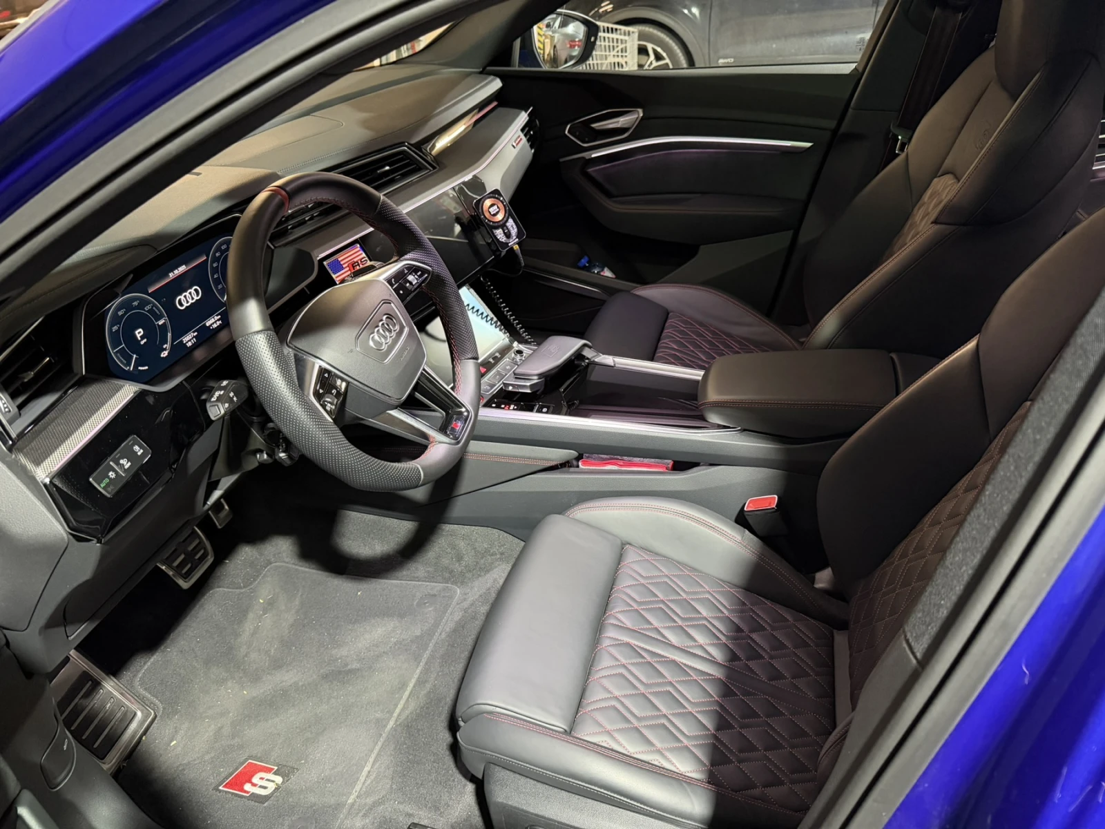 Audi SQ8 E-Tron, снимка 11 - Автомобили и джипове - 54229076