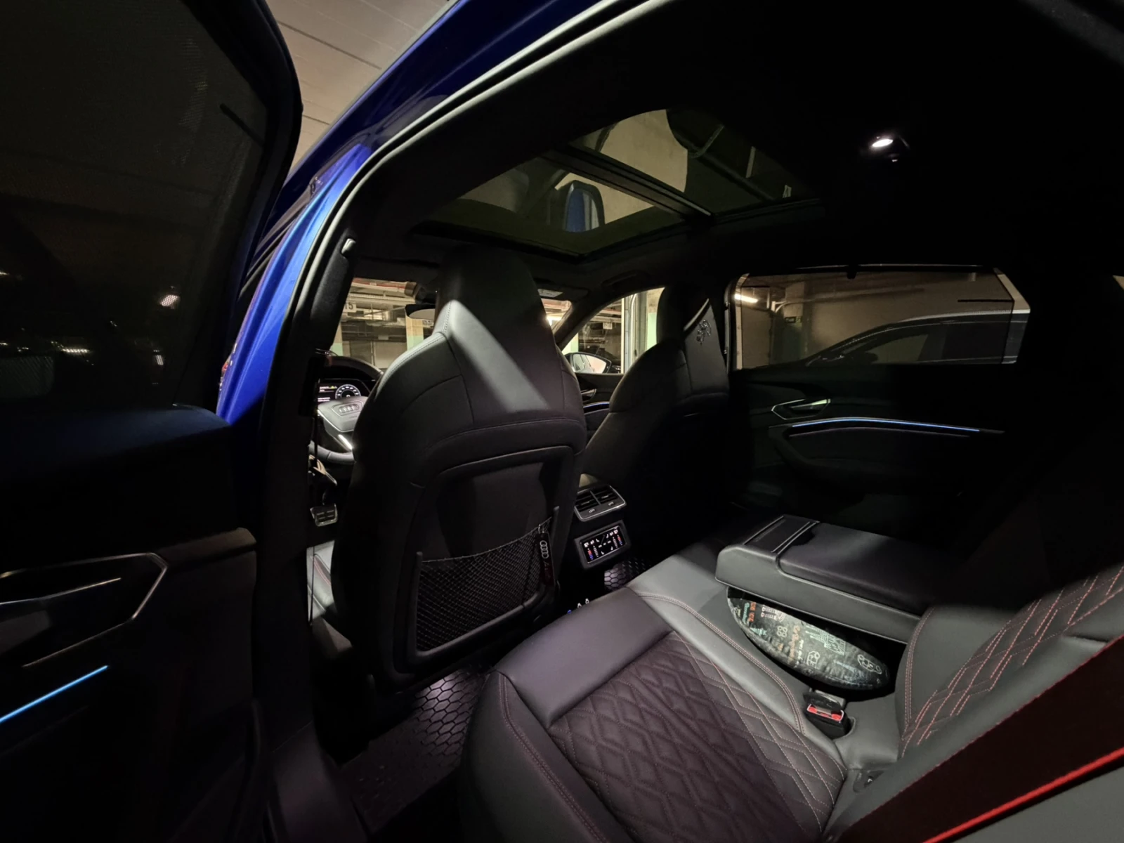 Audi SQ8 E-Tron, снимка 12 - Автомобили и джипове - 54229076