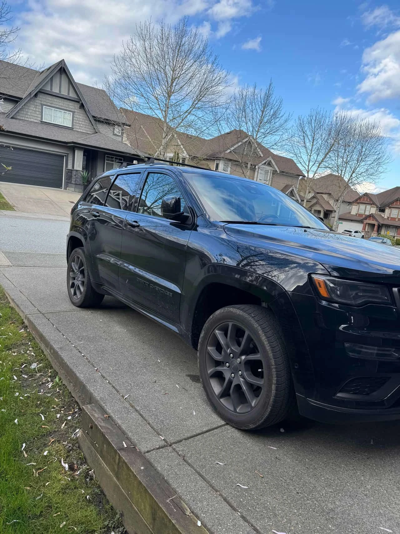 Jeep Grand cherokee * High Altitude * PANO* KEYLESS* ПОДГРЕВ* , снимка 3 - Автомобили и джипове - 54238537