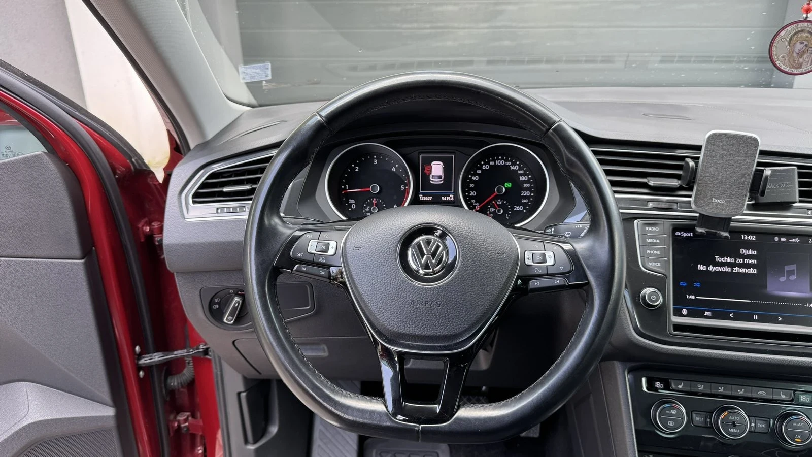VW Tiguan, снимка 9 - Автомобили и джипове - 54858361