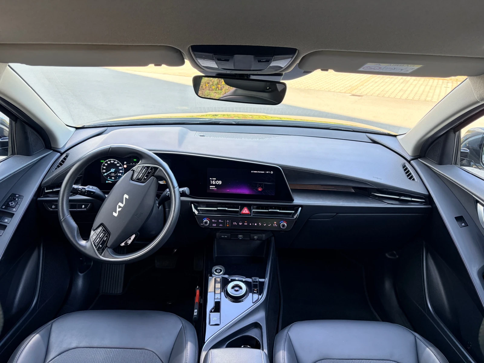Kia Niro 100%SOH!!! 64, 5kw 204 kc, снимка 8 - Автомобили и джипове - 55617446
